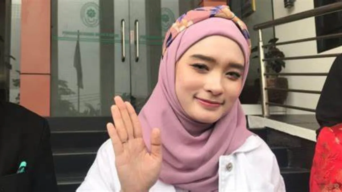 Kiw-kiw! Ivan Gunawan Panggil Mom Ke Inara?