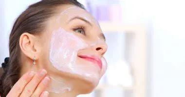 Cerah dan Bersih di Usia 40-an: 5 Sabun Cuci Muka untuk Flek Hitam Dibawah Rp 50 Ribu!