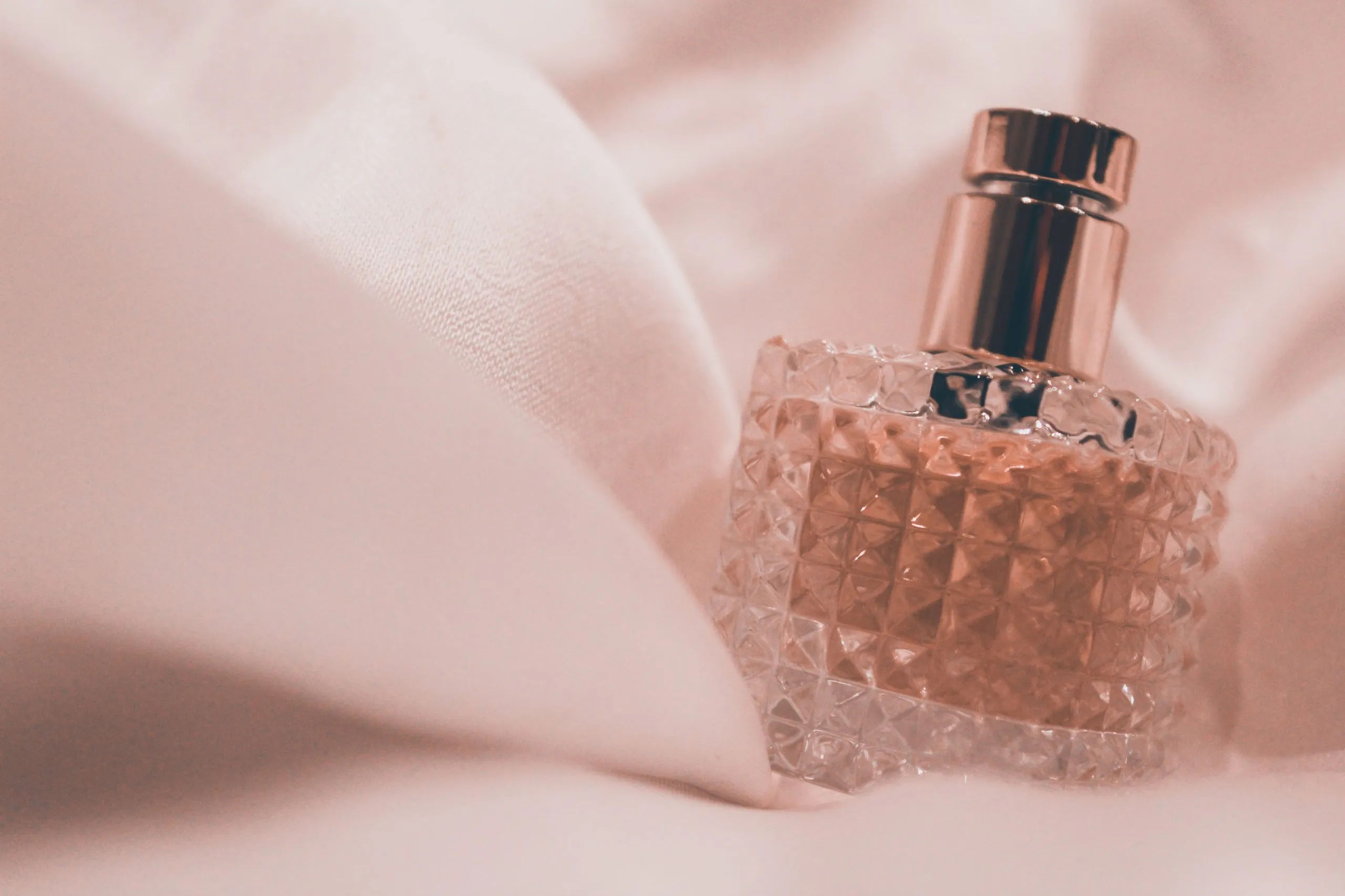 Bau Harum Tanpa Risiko: Mengapa Kamu Harus Berpikir Serius tentang Parfum yang Mengandung Ftalat