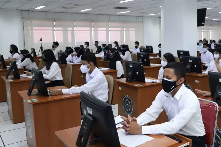 Tentu, berikut adalah artikel tentang CPNS 2024: Membongkar Mitos, Meraih Cita-cita.