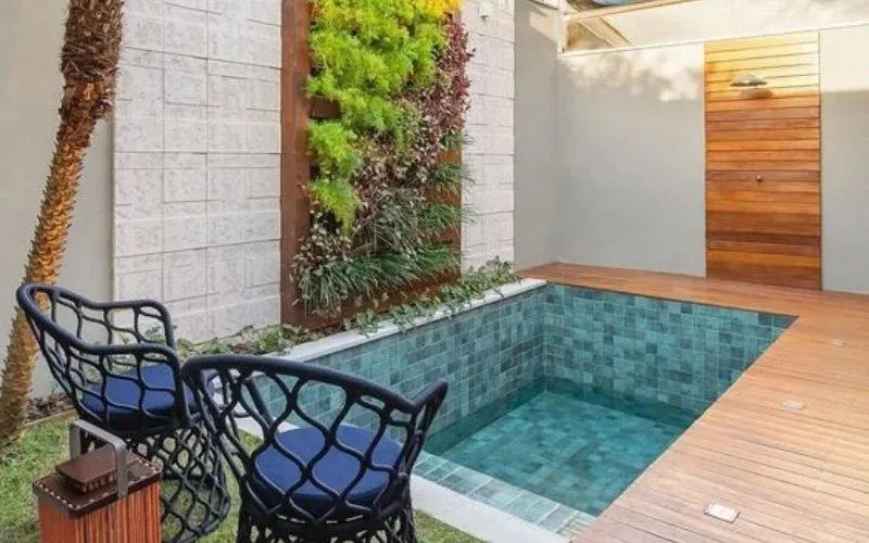 Rumah Minimalis Makin Keren dengan Kolam Renang Kecil, Bikin Seger Setiap Hari!