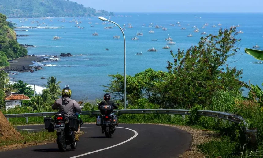 Tak Jauh dari Jakarta! 5 Destinasi Wisata yang Cocok untuk Touring Motor, Nikmati Pesona Alam Disetiap Tikungan