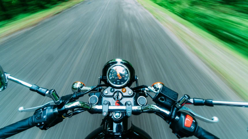 Bebas Berpetualang, Touring Cepat Tak Kenal Batas!