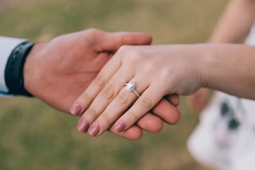 7 Kesalahan Sepele yang Bisa Membuat Pacar Merasa Tidak Disayang!!