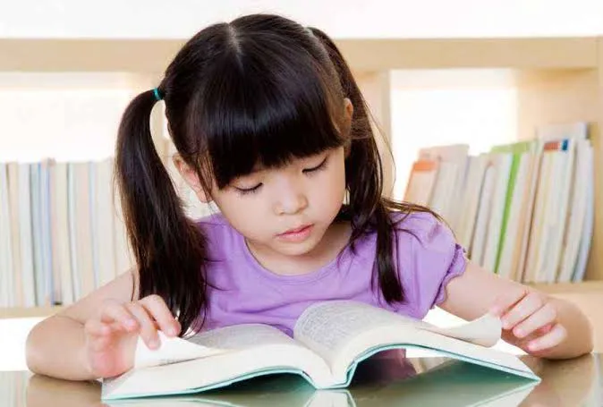 Ciri Anak Gen-Genius: 7 Tanda Si Kecil Berbakat dan Suka Belajar Hal-hal Baru!