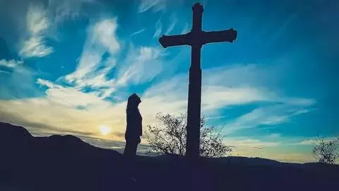 Merayakan Kenaikan Yesus atau Menikmati Liburan? Dilema Umat Kristiani di Era Modern