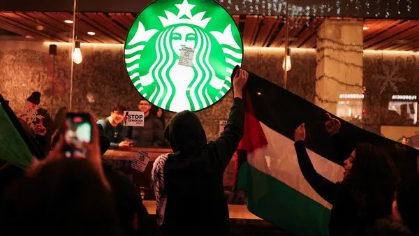 Starbucks, Apakah Dukungan Mereka kepada Israel Fakta atau Sensasi?