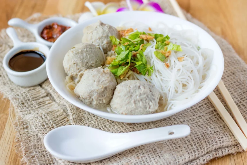 Resep Praktis Kuah Bakso Solo Bening, Dijamin Enak dan Gurih!