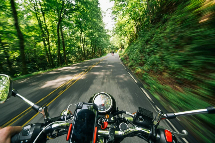 Gaspol! Touring Cepat Bikin Kamu Ketagihan!