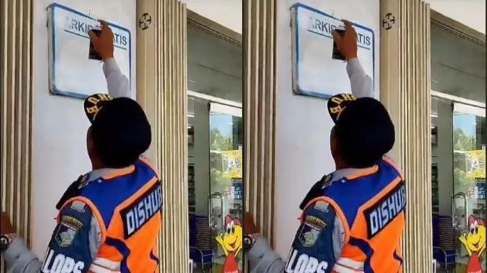 Viral! Petugas Dishub Hapus Tulisan Parkir Gratis di Minimarket, Ada Apa? (Ilustrasi)