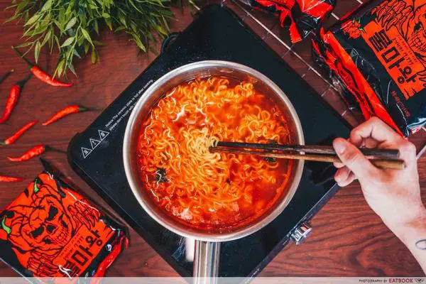 Mie Instan Terpedas di Korea Selatan yang Bikin Denmark Ketar-Ketir, Samyang dan 10 Varian Lainnya! (Ilustrasi)