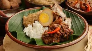 Gudeg Jogja: Legenda Kuliner yang Wajib Dicoba! (Ilustrasi)