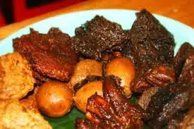 Bacem Tempe, Tahu, dan Telur: Manis, Gurih, dan Bikin Ketagihan! (Ilustrasi)