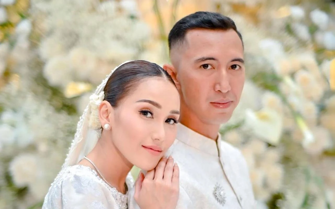 Kenapa Ayu Ting Ting dan Muhammad Fardana Batal Menikah? Ini Dia Fakta-Fakta dan Spekulasi di Baliknya!! (Ilustrasi)