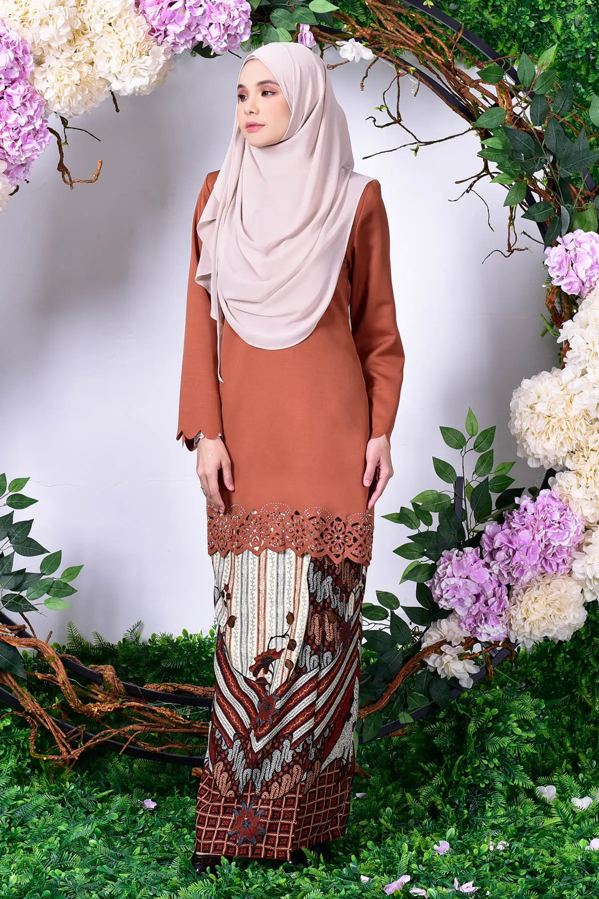 Cara Memadukan Aksesoris dengan Baju Kurung: Tips dari Ahlinya (Ilustrasi)