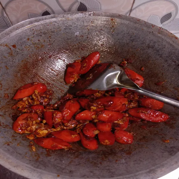 Tumis Sosis Kecap: Resep Praktis yang Bikin Lidah Bergoyang! (Ilustrasi)