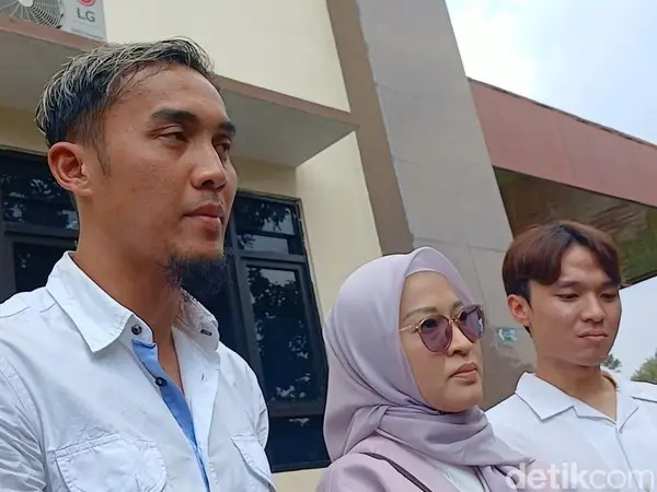 Kisah Kontroversial: Gunawan Dwi Cahyo Disomasi karena Gadai Mobil Anak! (Ilustrasi)