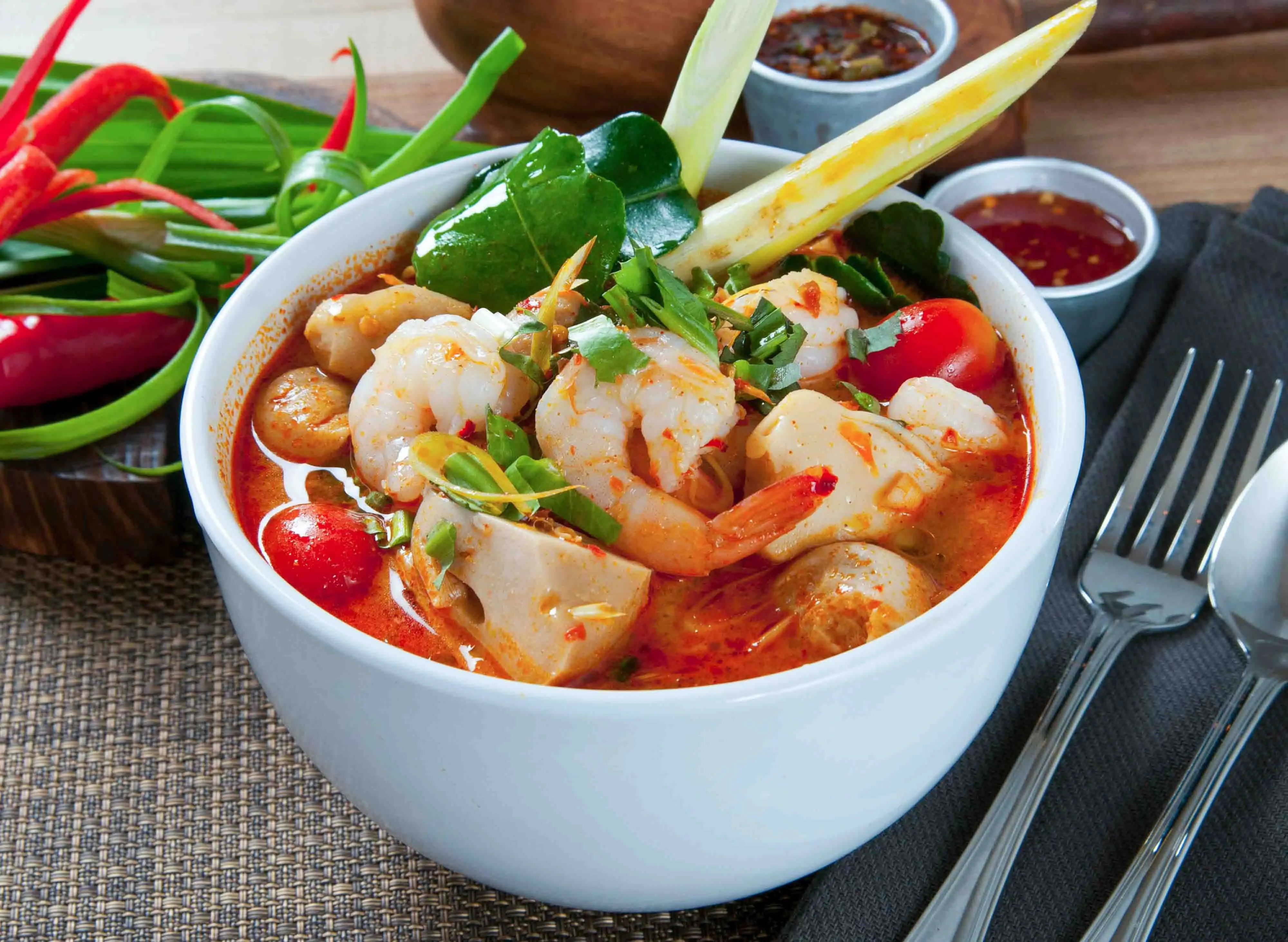 Langkah-Langkah Mudah Membuat Tom Yam Khas Thailand, Kuah Gurih dengan Isian Seafood Segar (Ilustrasi)