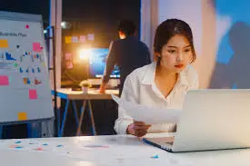 Tips Sehat Saat Kerja Lembur, Agar Tubuh Tetap Fit (Ilustrasi)