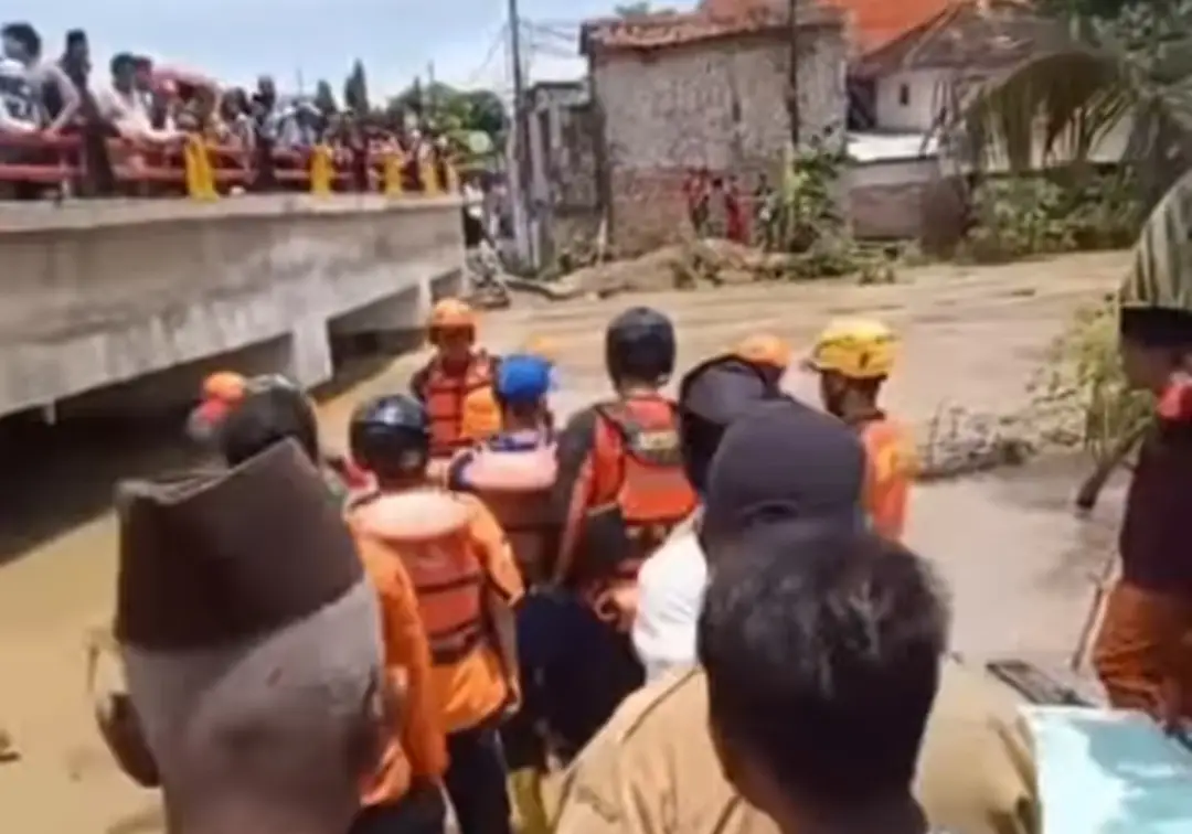 Seorang Santri Terhanyut Derasnya Air Sungai Blega, Hingga Saat Ini Belum Ketemu (Ilustrasi)