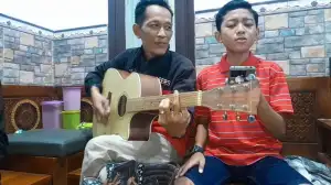Dorong Prestasi Dafa Wijaya, Bupati Fauzi Beri Hadiah Gitar Akustik (Ilustrasi)