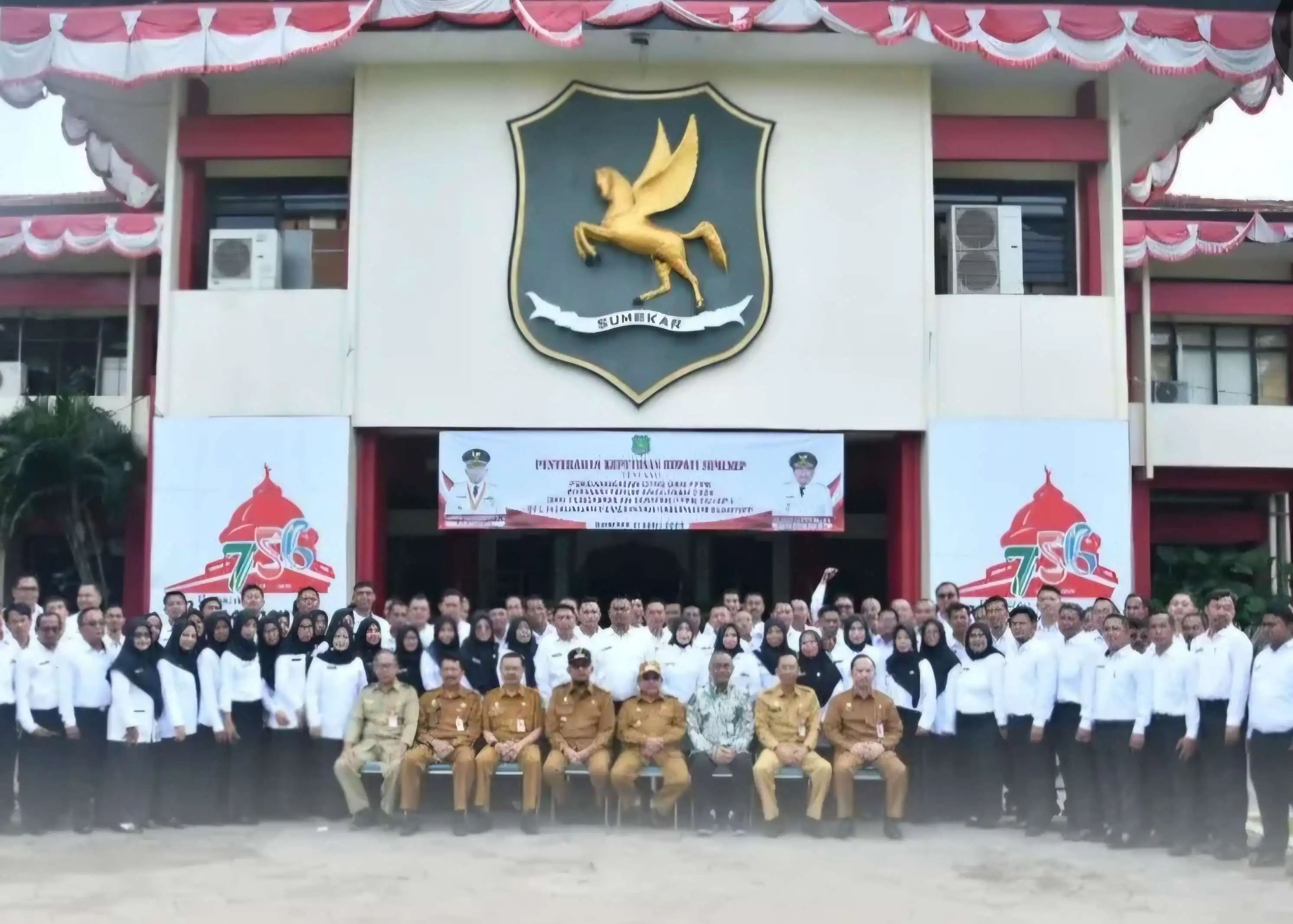 ​Bupati Sumenep Serahkan SK CPNS dan PPPK 2024 (Ilustrasi)