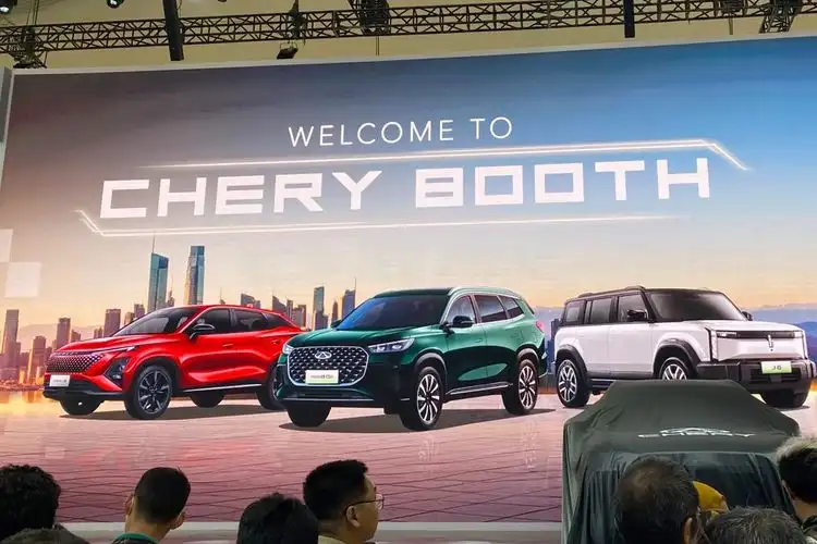 Chery Ngegas di GIIAS 2025: Target Penjualan Melejit Dua Kali Lipat!
