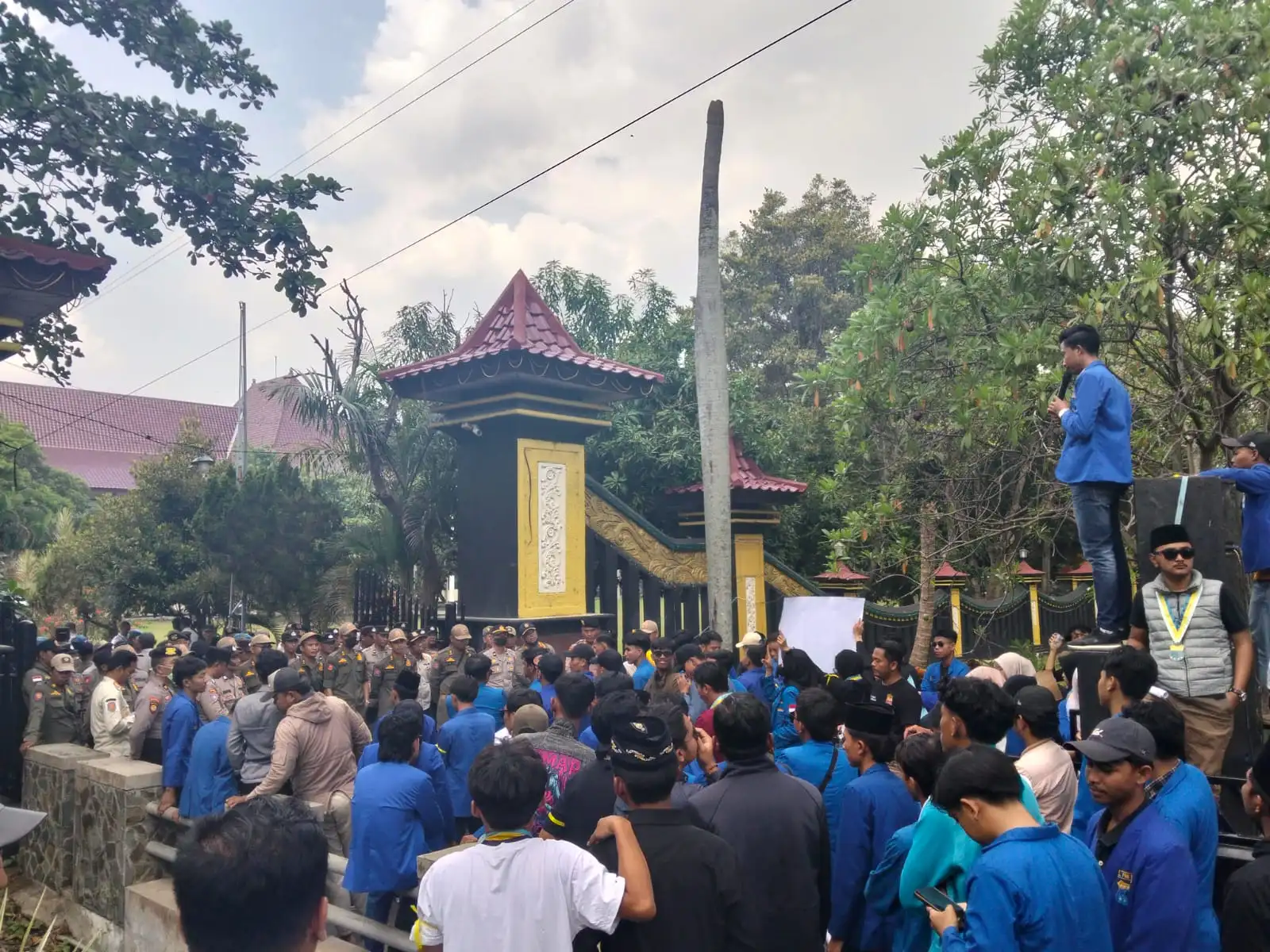 PMII Demo Pemkab Bangkalan, Soroti Kebocoran PAD, Kinerja THL, dan Penanganan Sampah (Ilustrasi)