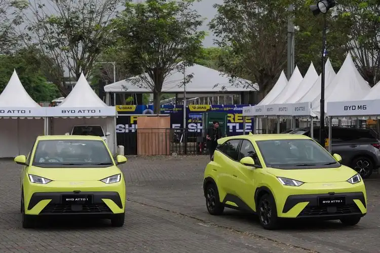 BYD Atto 1 Bikin Penasaran! Antrean Test Drive Mengular di GIIAS 2025!
