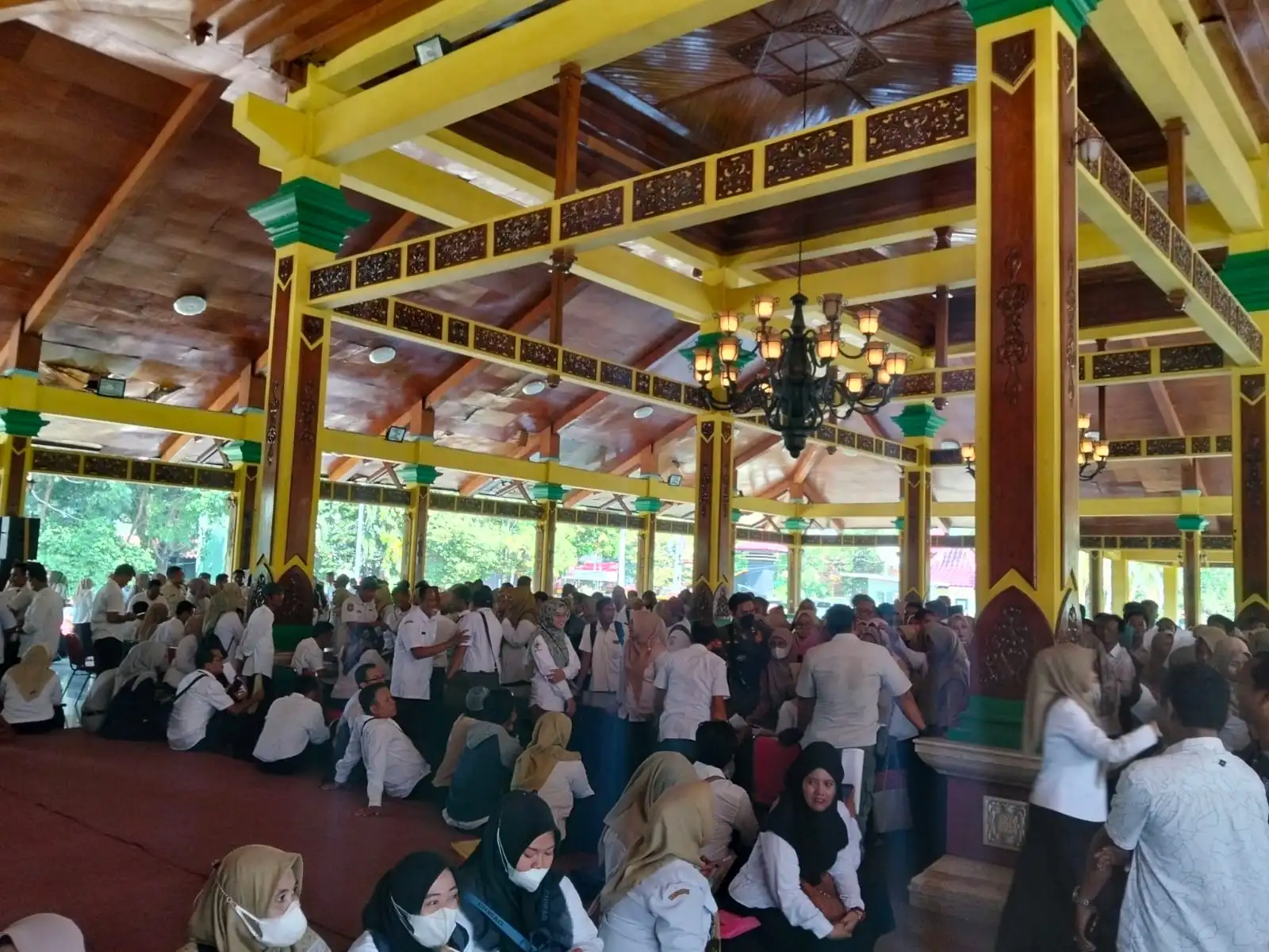 Pendataan P3K Paruh Waktu Bak Pasar Tumpah, Guru Honorer Bangkalan Keluhkan Fasilitas Minim (Ilustrasi)