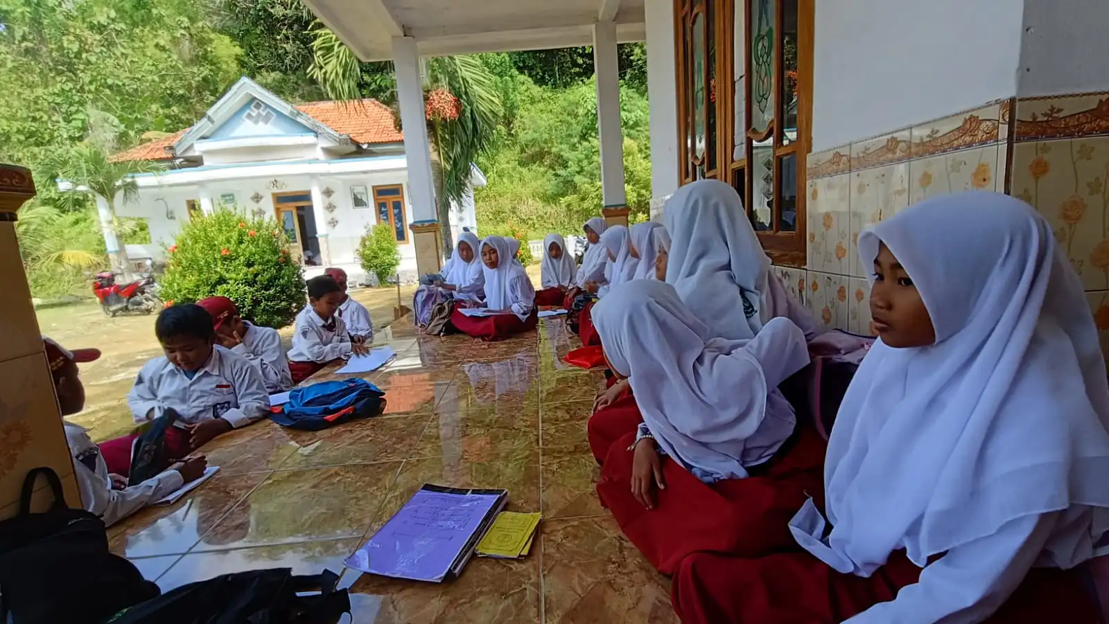 Sengketa Lahan Sekolah, 230 Siswa SDN Lerpak 2 Bangkalan Belajar di Rumah Warga dan Mushala (Ilustrasi)