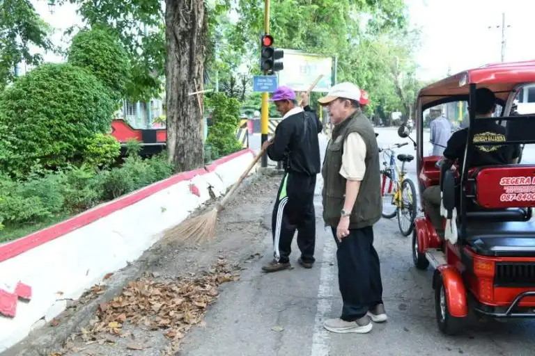 Blusukan Kurve,Wabub Sumenep Tinjau Kebersihan Kota Sambil Sapa ASN (Ilustrasi)