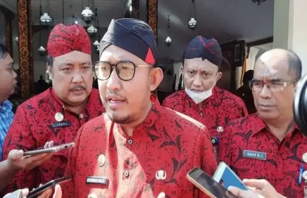 Kometmen Layanan Publik"Bismillah Melayani",Bupati Sumenep Pastikan pelayanan Tetap Maksimal di Tengah Efisiensi Anggaran (Ilustrasi)